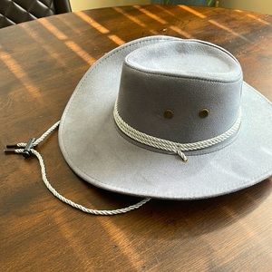 Grey cowgirl hat